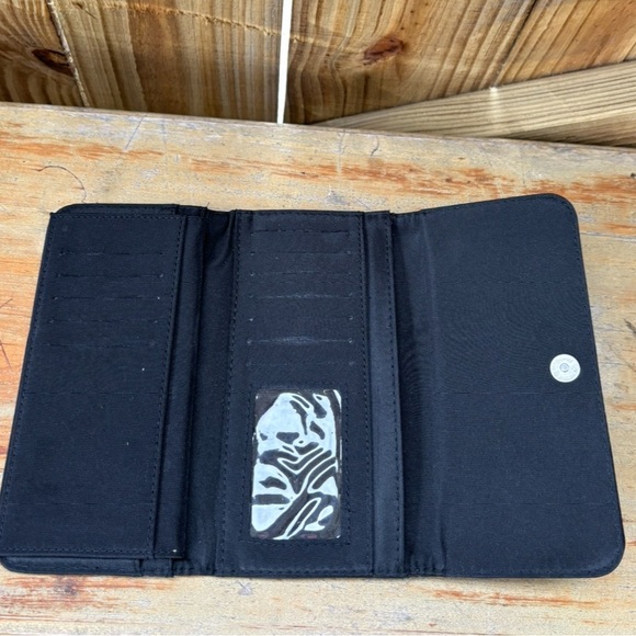 New University of Kentucky Wildcats Game Day Outfitters Black Ladies Wallet - Picture 5 of 7